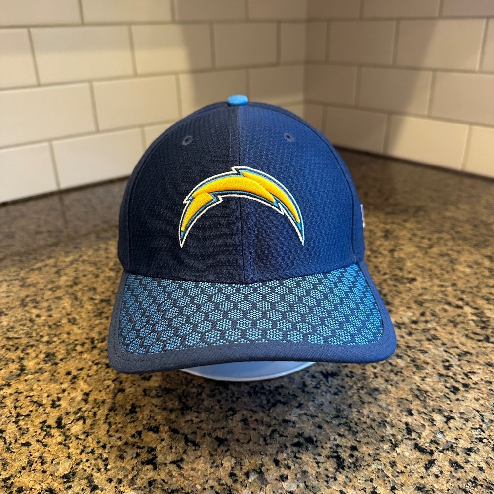 Los Angeles Chargers New Era 39THIRTY M-L Navy Blue Yellow NFL Sideline Hat